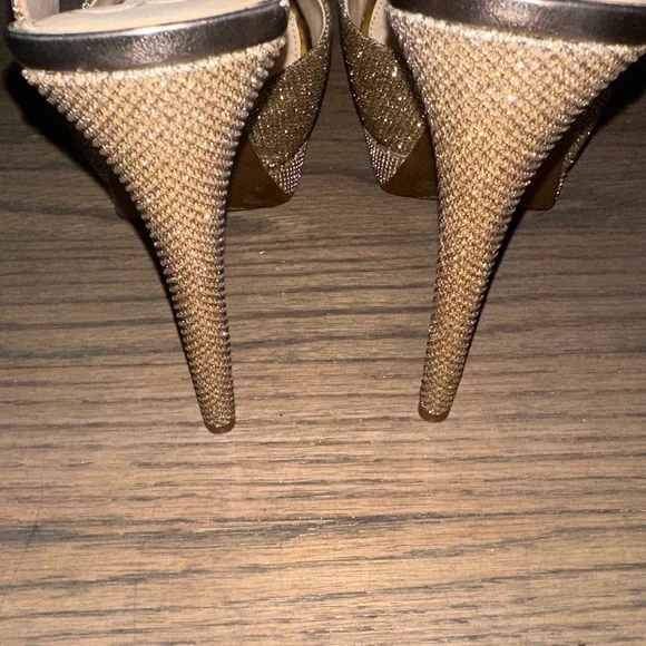 Jessica Simpson Sparkle Gold Slingback Heels - Picture 6 of 12